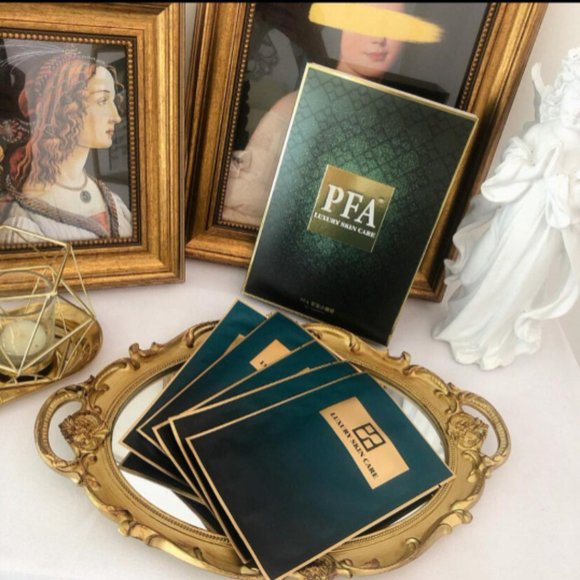 Facial Treatment Mask Natural Essence for All Skin - Picture 1 of 4